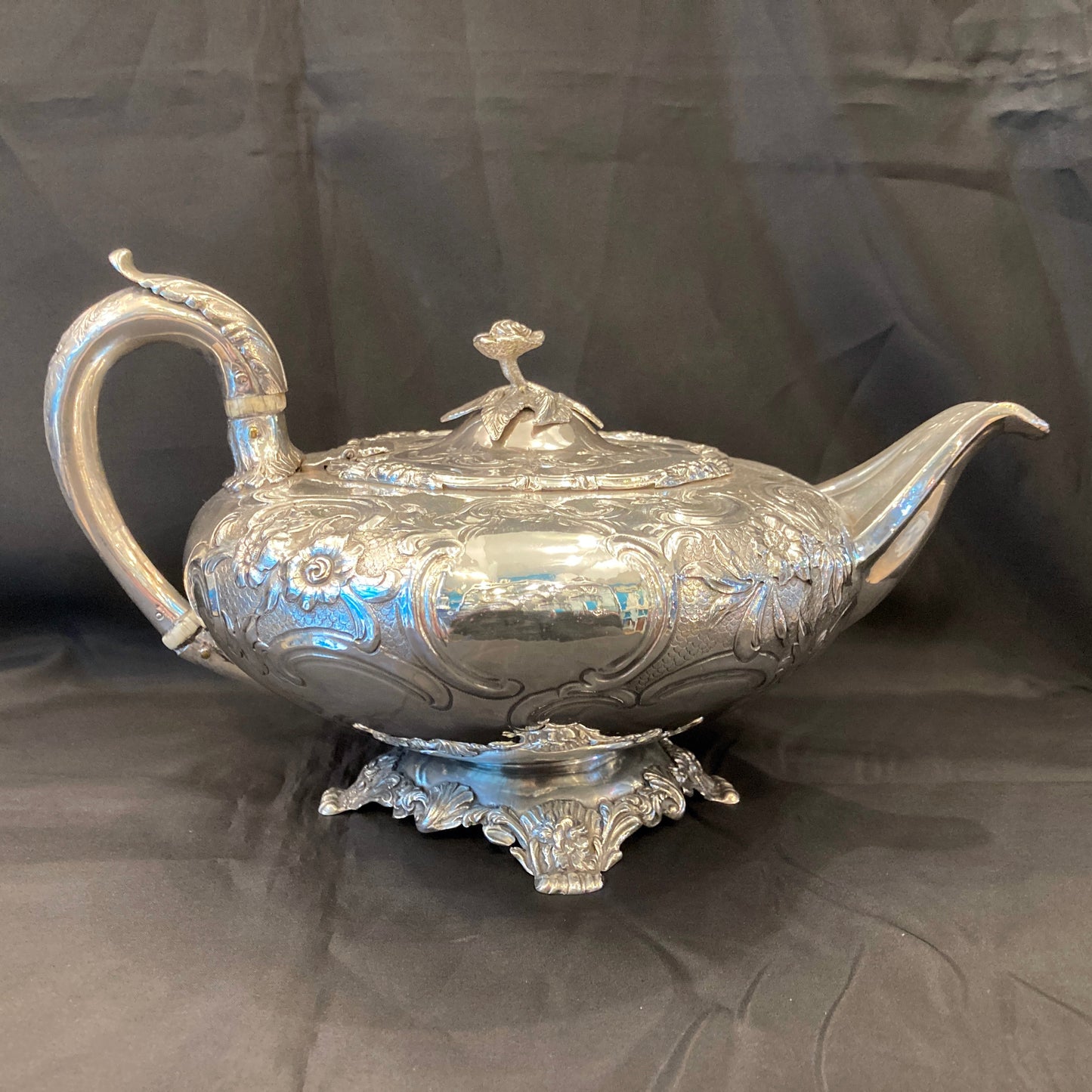 Antique Georgian Irish sterling silver tea pot _ Dublin 1831