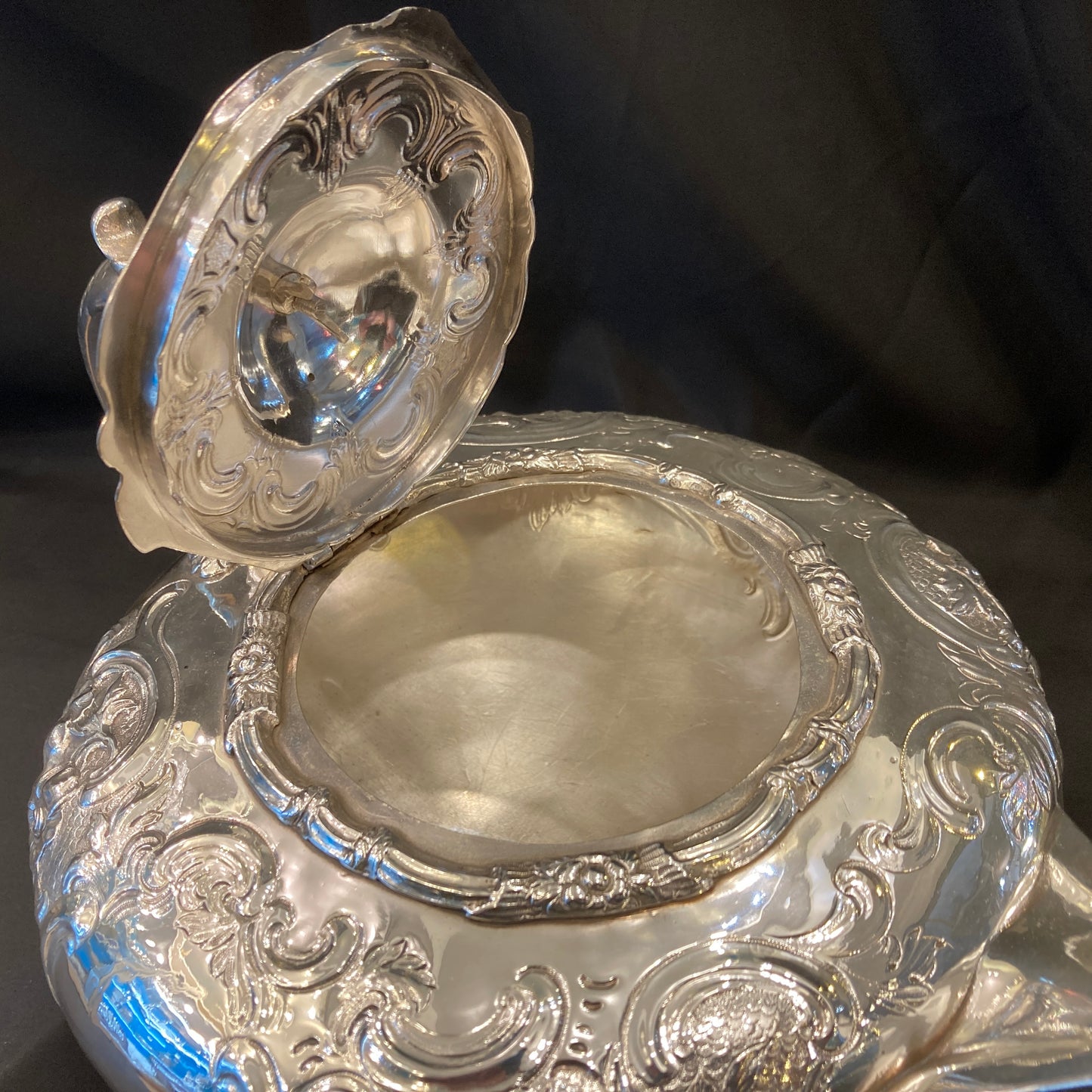 Antique Georgian Irish sterling silver tea pot _ Dublin 1831