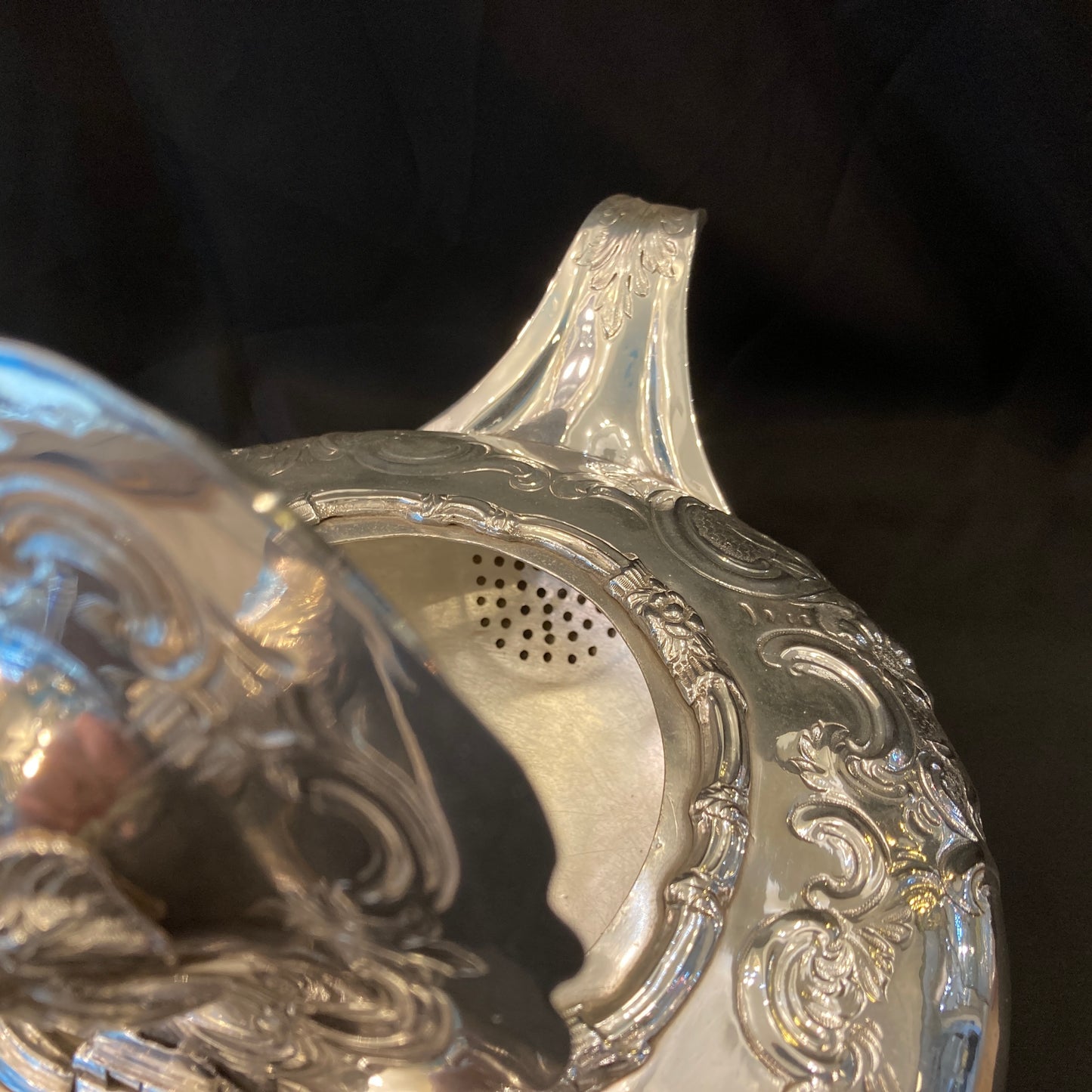 Antique Georgian Irish sterling silver tea pot _ Dublin 1831