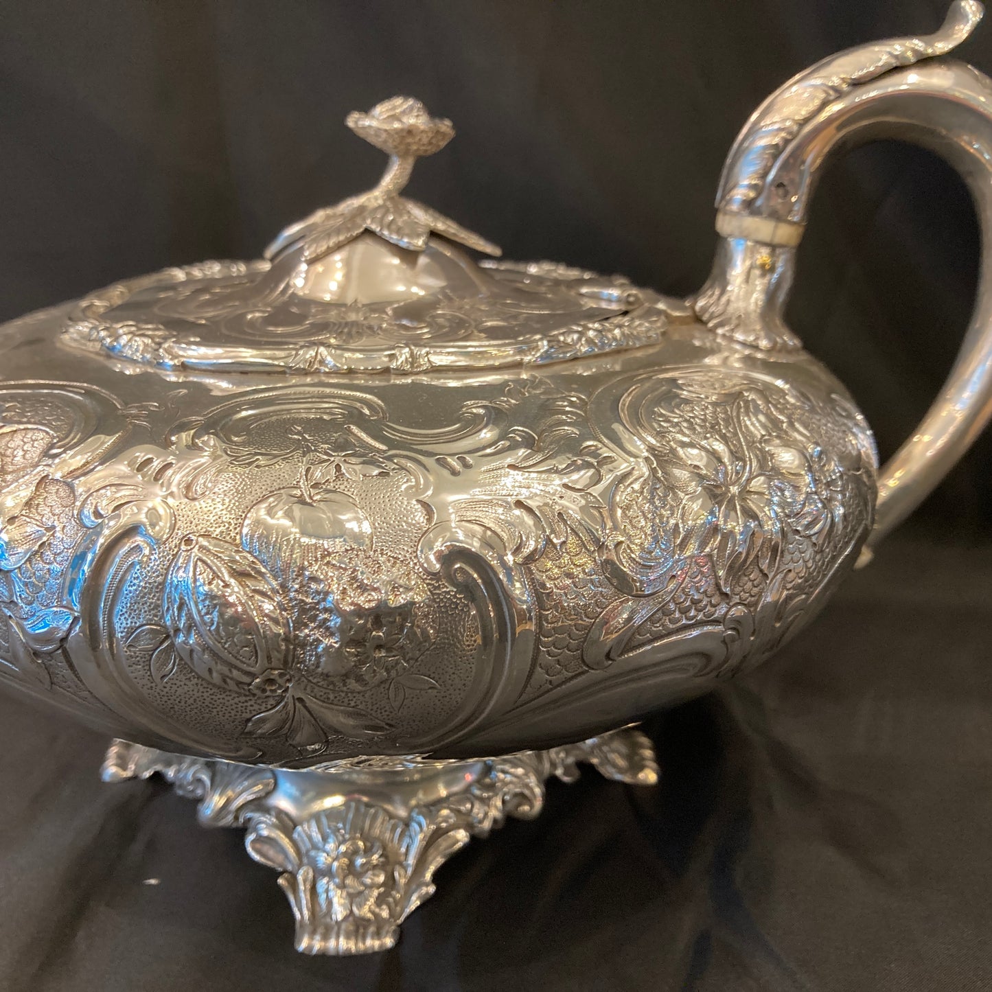 Antique Georgian Irish sterling silver tea pot _ Dublin 1831