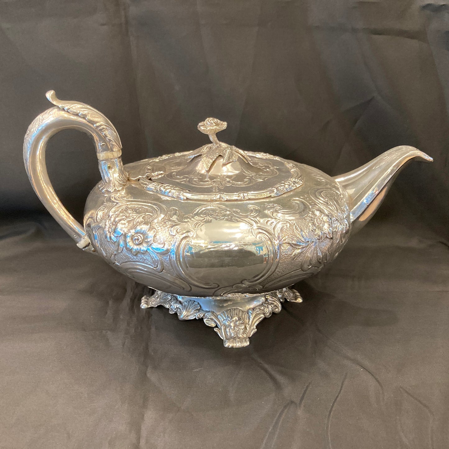 Antique Georgian Irish sterling silver tea pot _ Dublin 1831