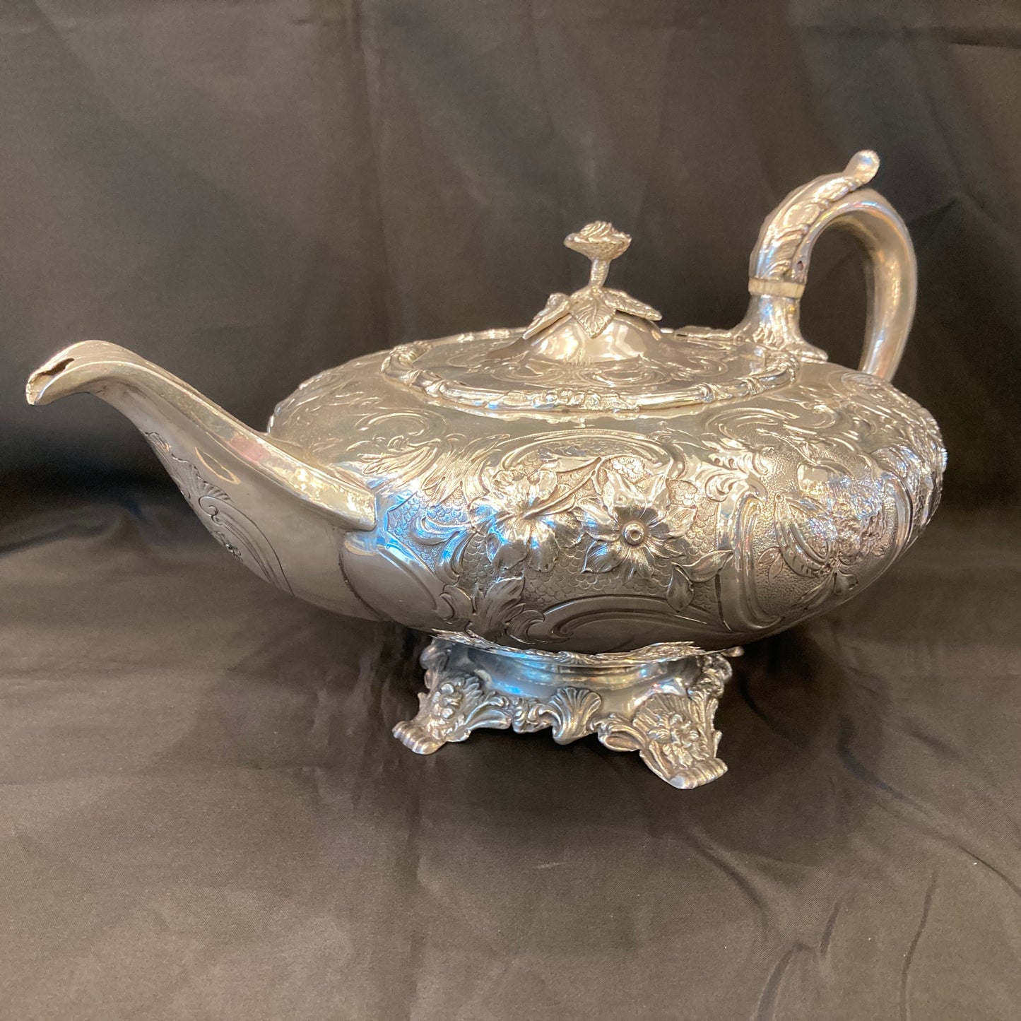 Antique Georgian Irish sterling silver tea pot _ Dublin 1831