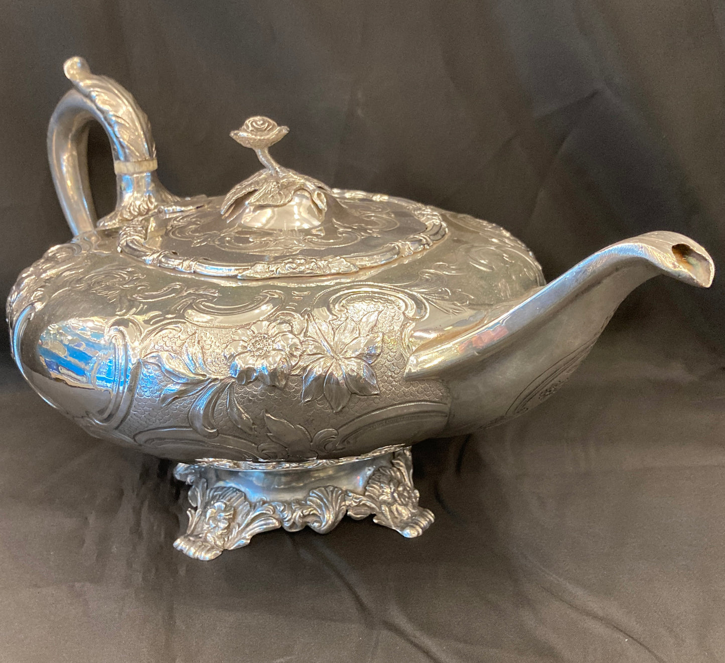 Antique Georgian Irish sterling silver tea pot _ Dublin 1831