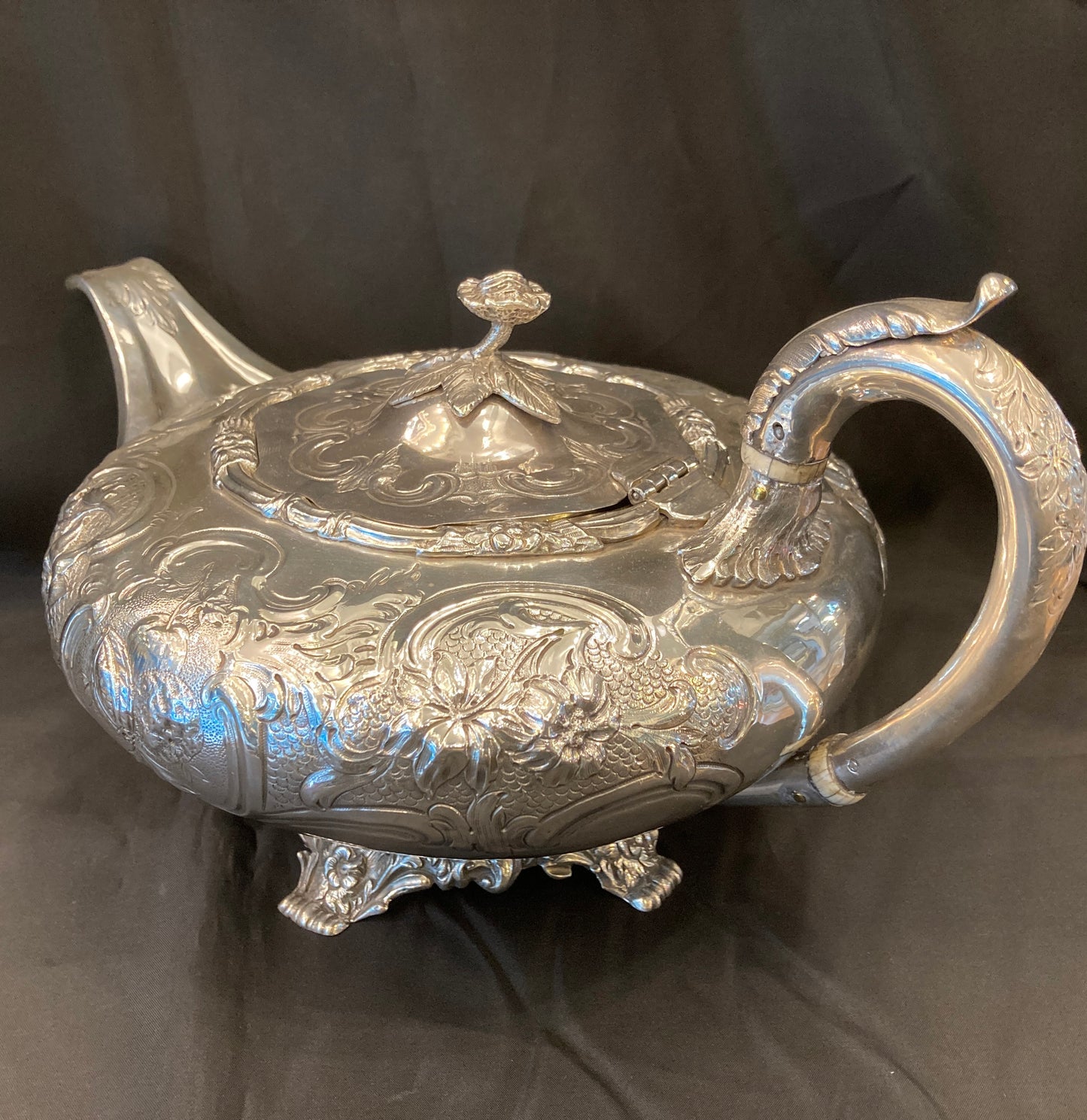 Antique Georgian Irish sterling silver tea pot _ Dublin 1831