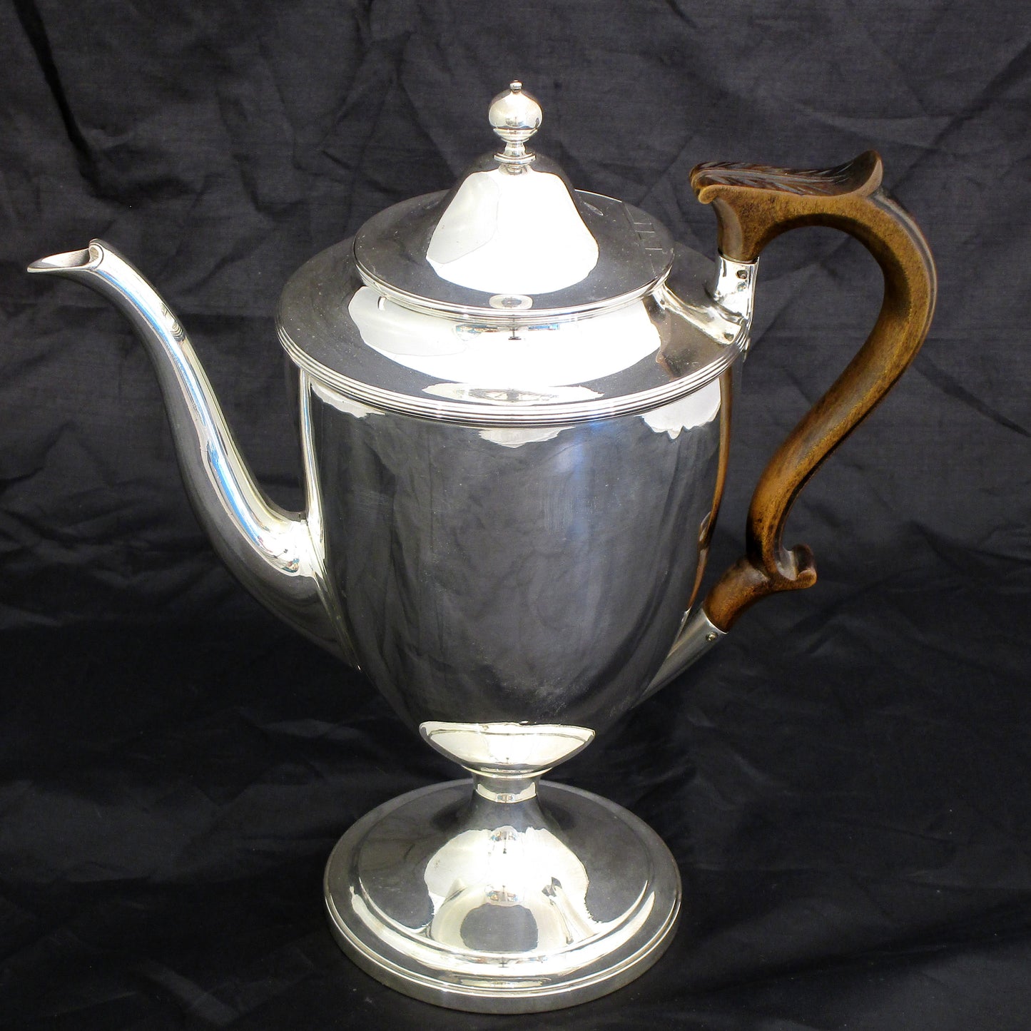 A Georgian sterling silver coffee pot