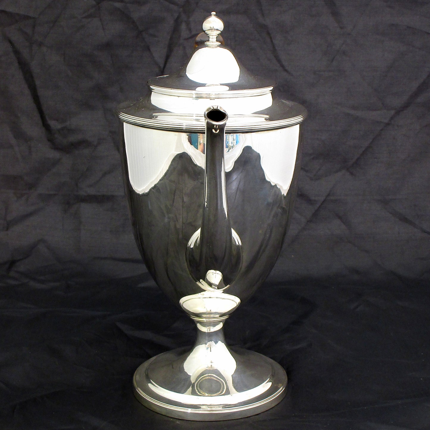 A Georgian sterling silver coffee pot