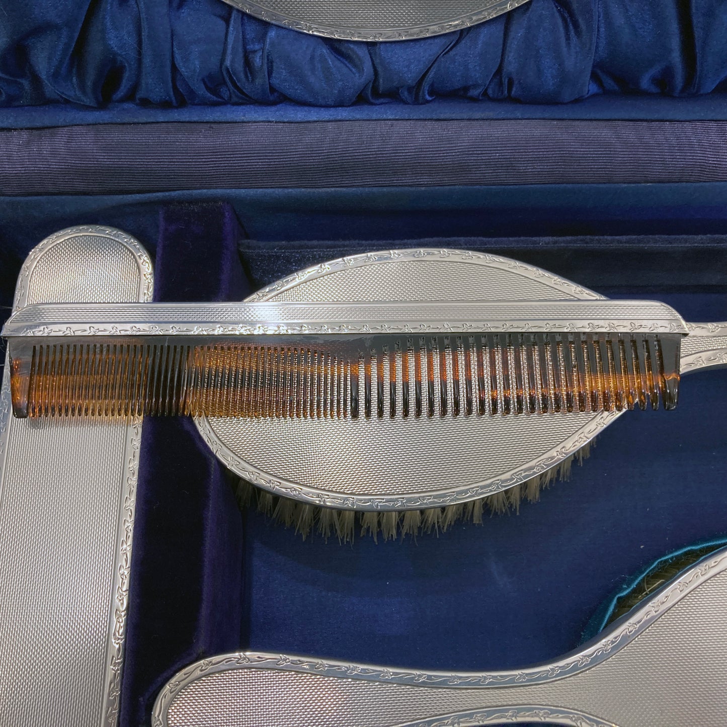 Boxed sterling silver Coronation 6pc Dressing table set