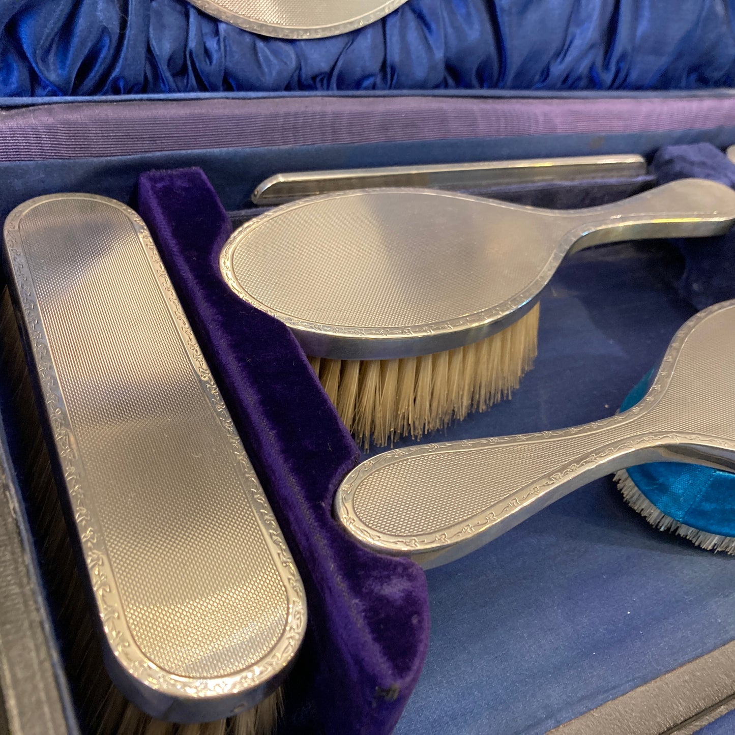 Boxed sterling silver Coronation 6pc Dressing table set