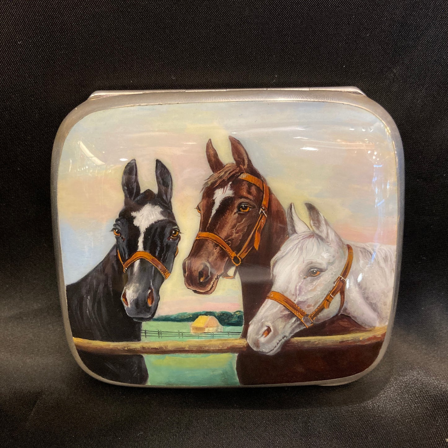 Stunning sterling silver and enamel cigarette case with thoroughbred horses