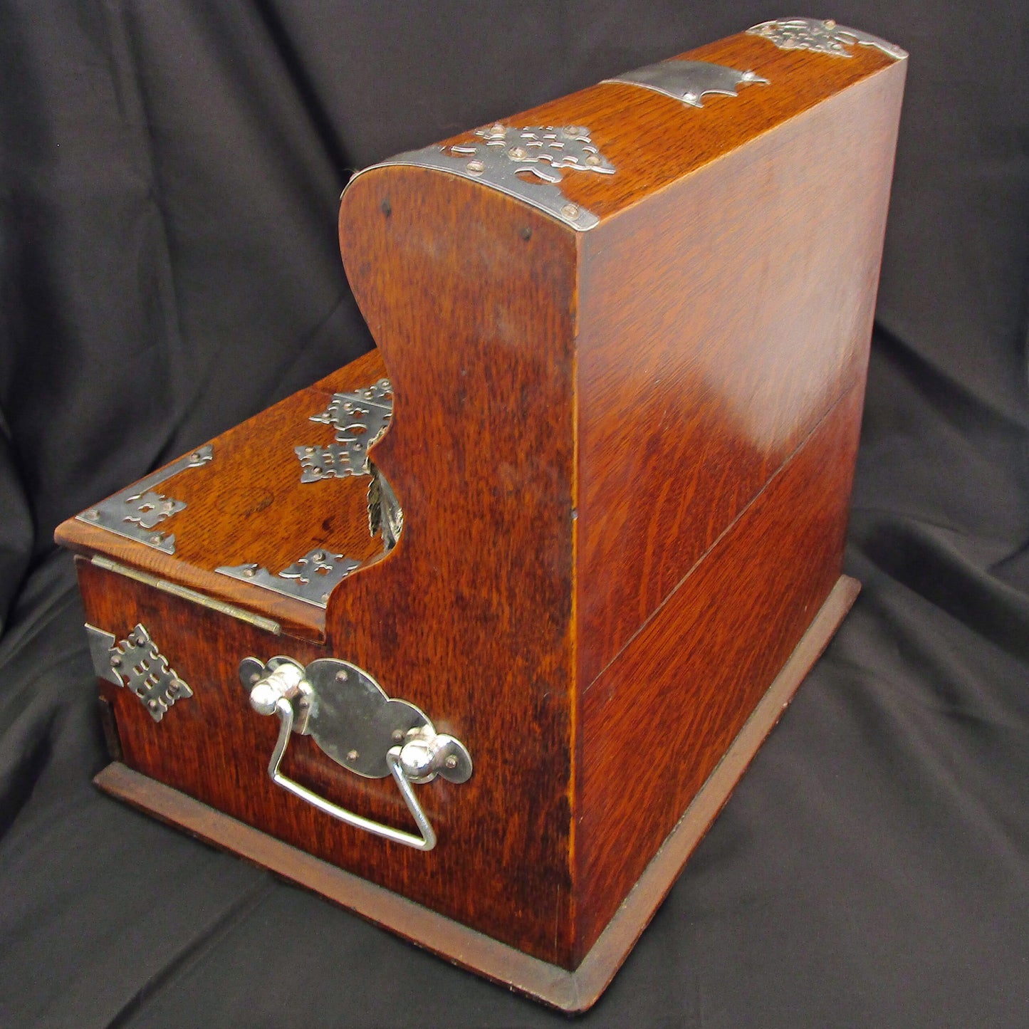 A solid oak tantalus