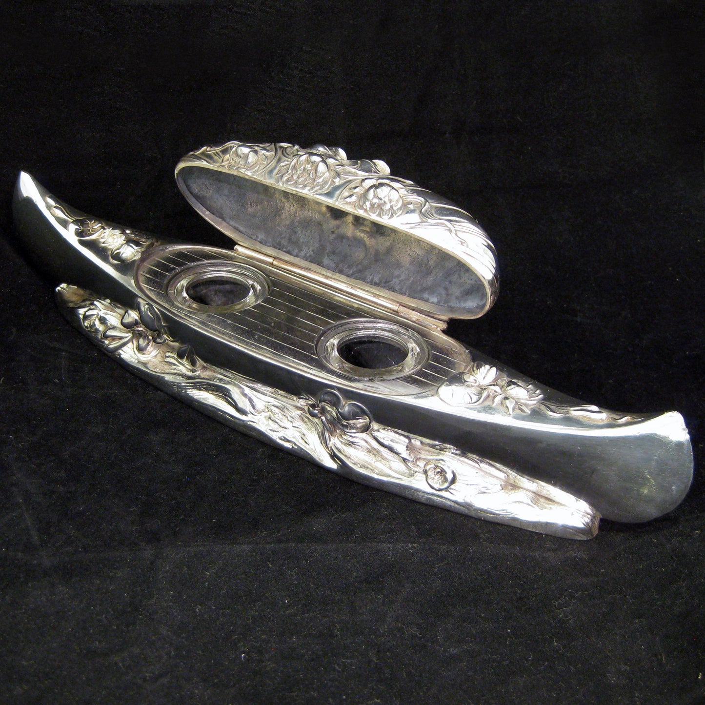 Rare gondola shaped double ink well.