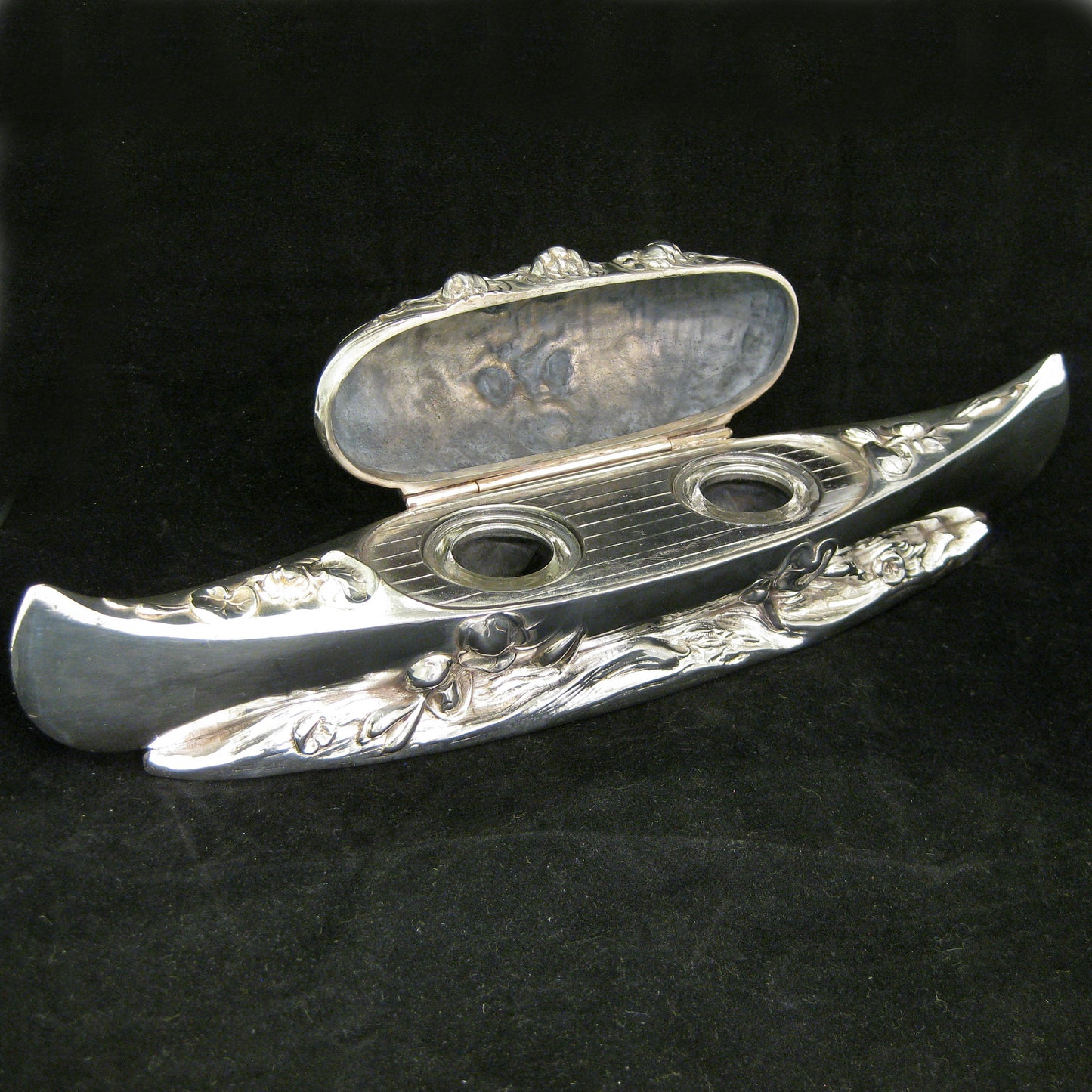 Rare gondola shaped double ink well.