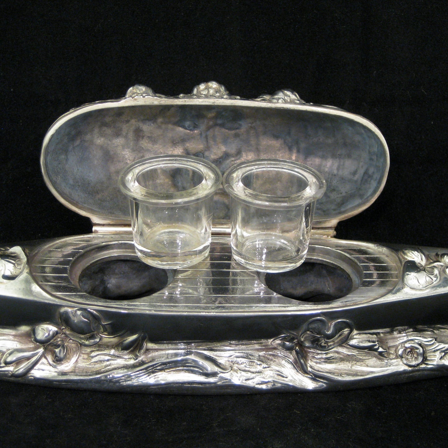 Rare gondola shaped double ink well.