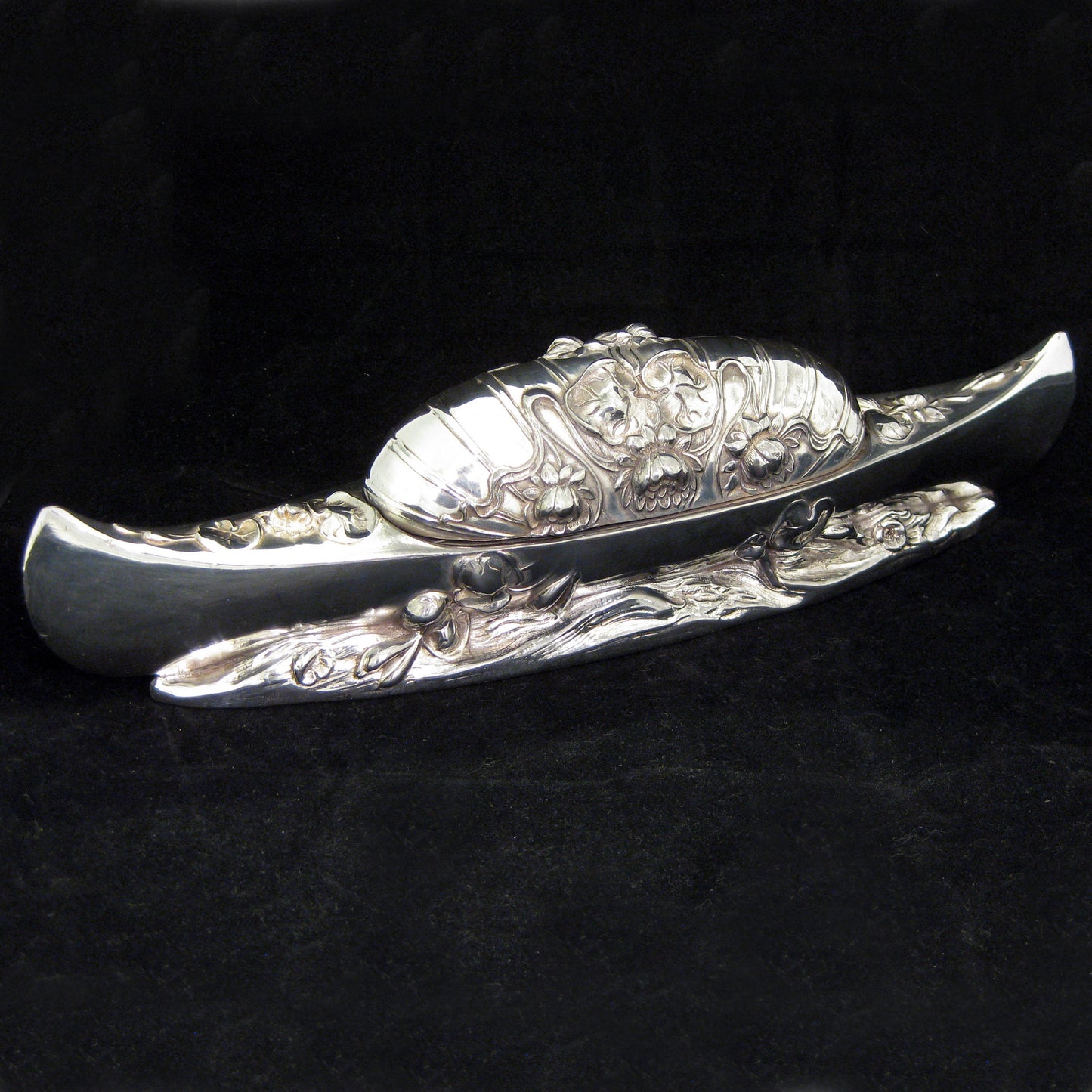 Rare gondola shaped double ink well.