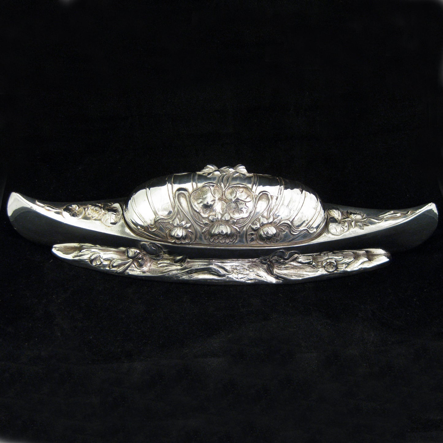 Rare gondola shaped double ink well.