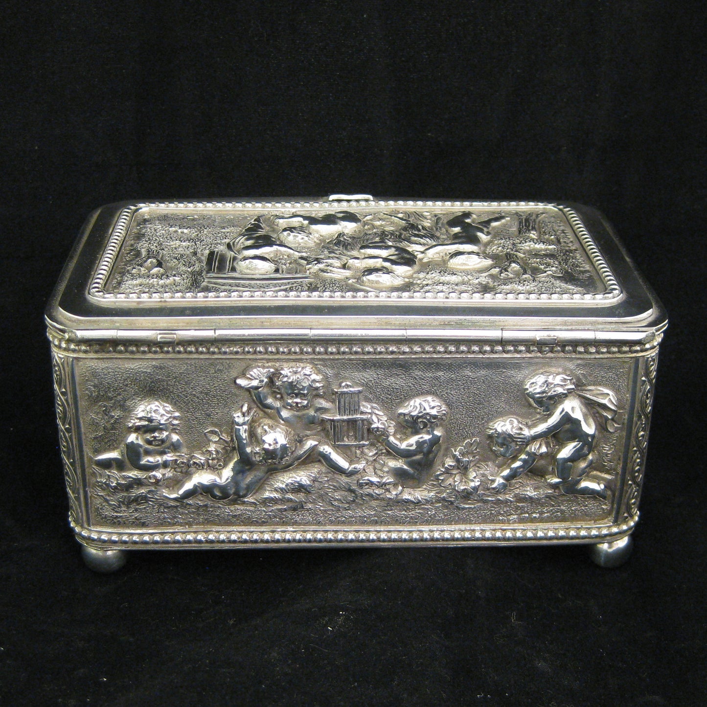 An relief electrotype jewelry box.
