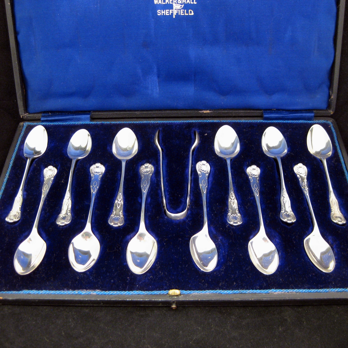 Boxed teaspoon and sugar snipset.