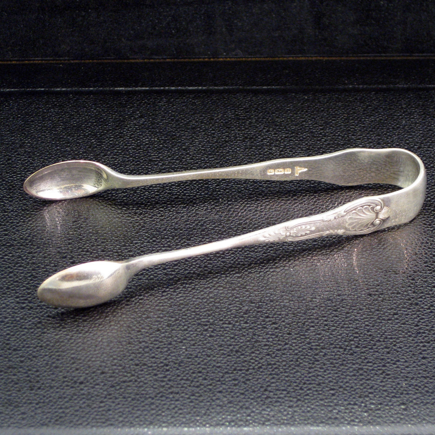 Boxed teaspoon and sugar snipset.