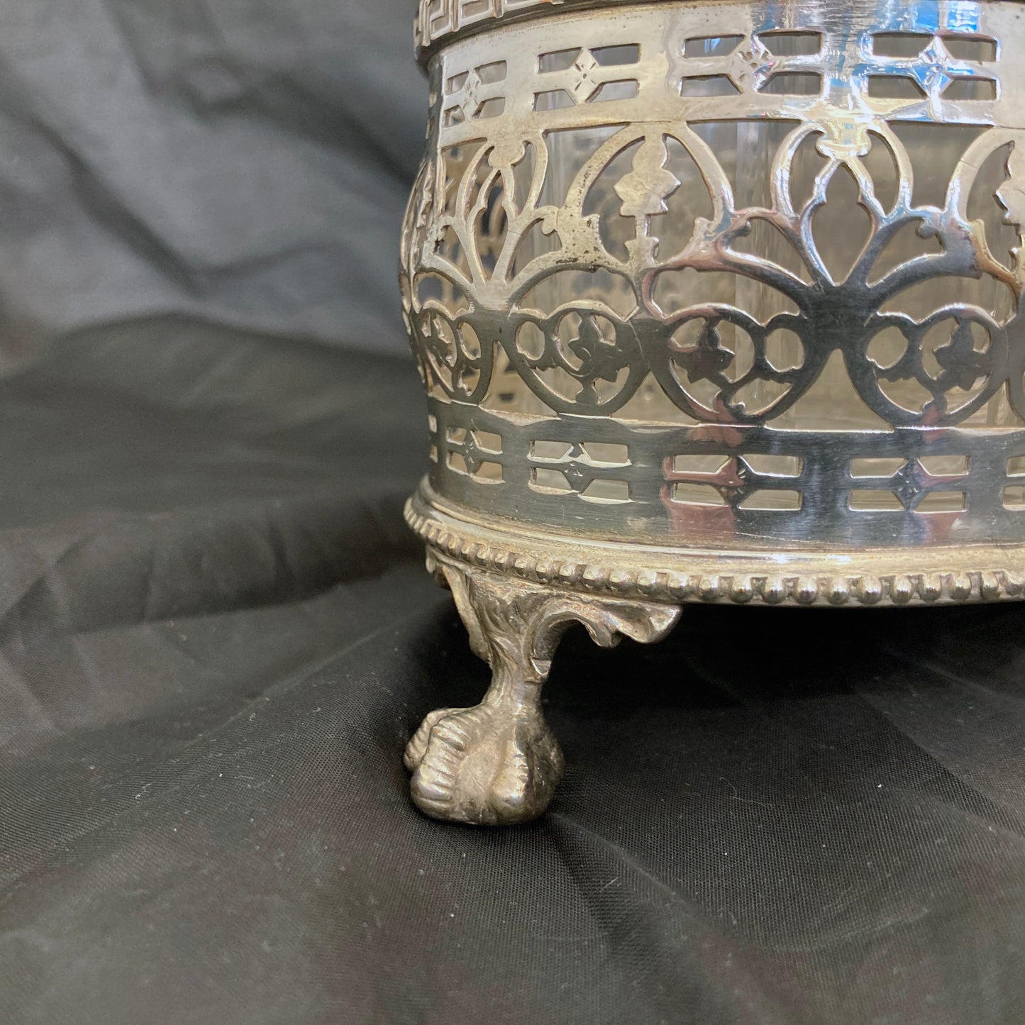 silverplated 3-Bottle Liqueur Decanter Stand Sheffield 1890