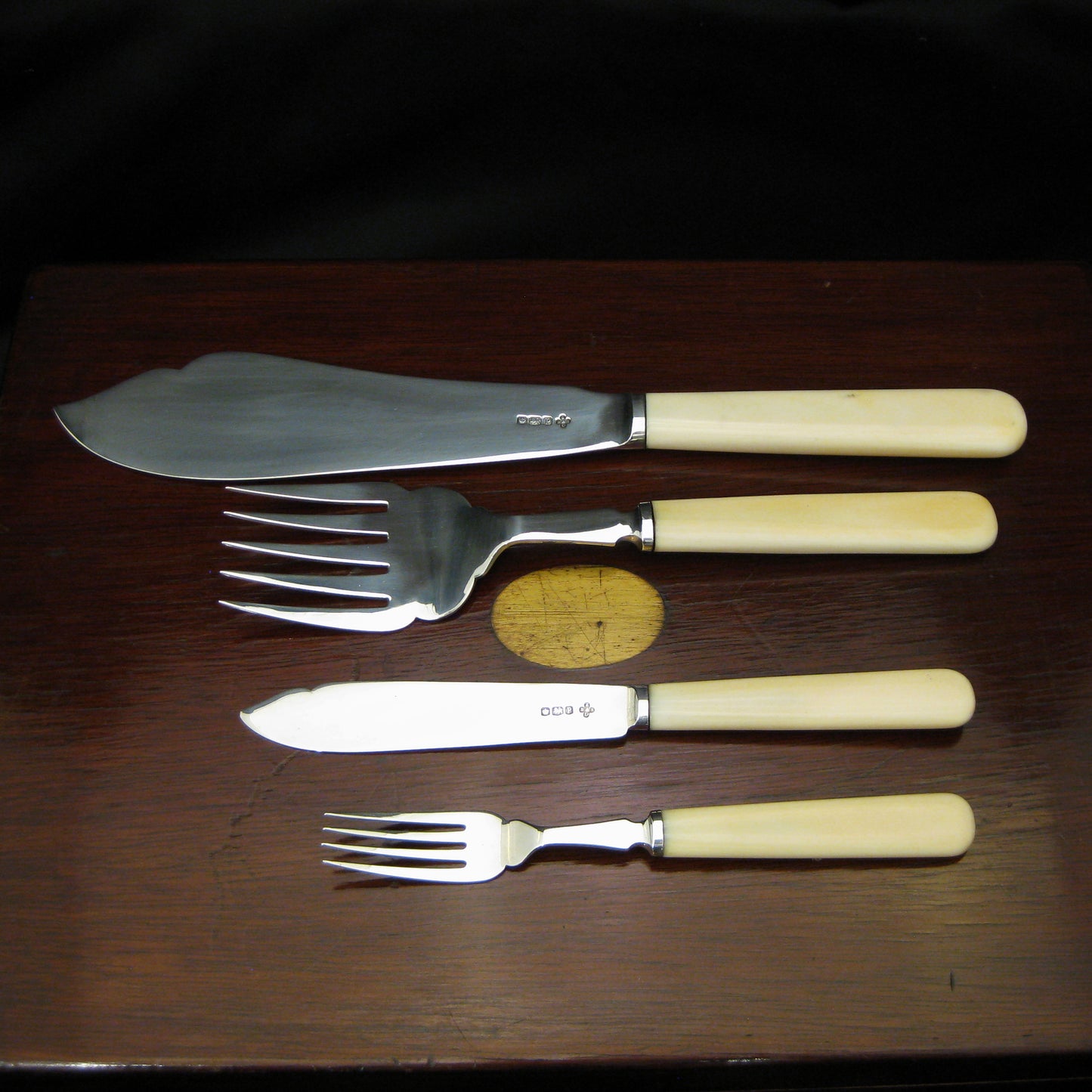 Boxed 6 place silver fish set (servers and knife and forks)